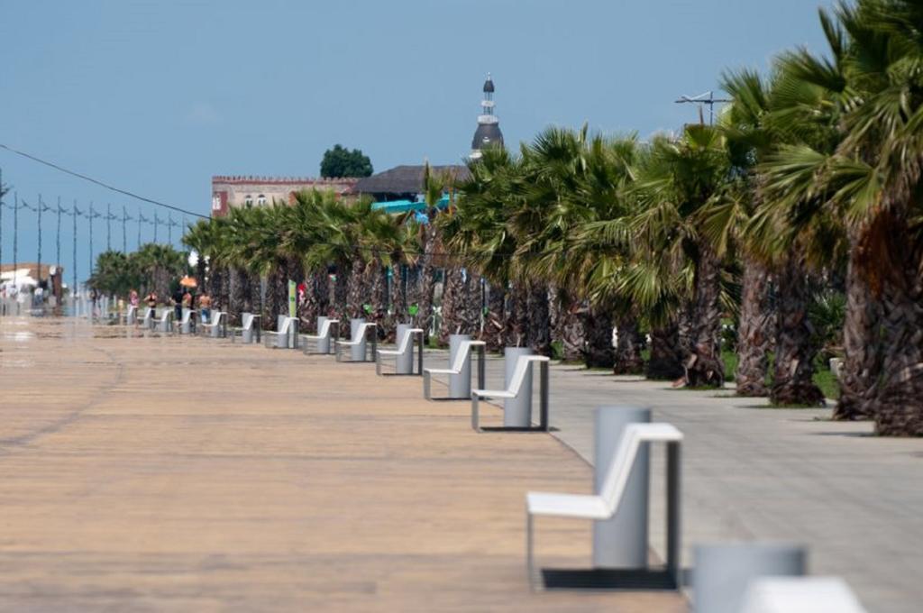 Apart Hotel Orbi Sea Towers Batumi Exterior photo